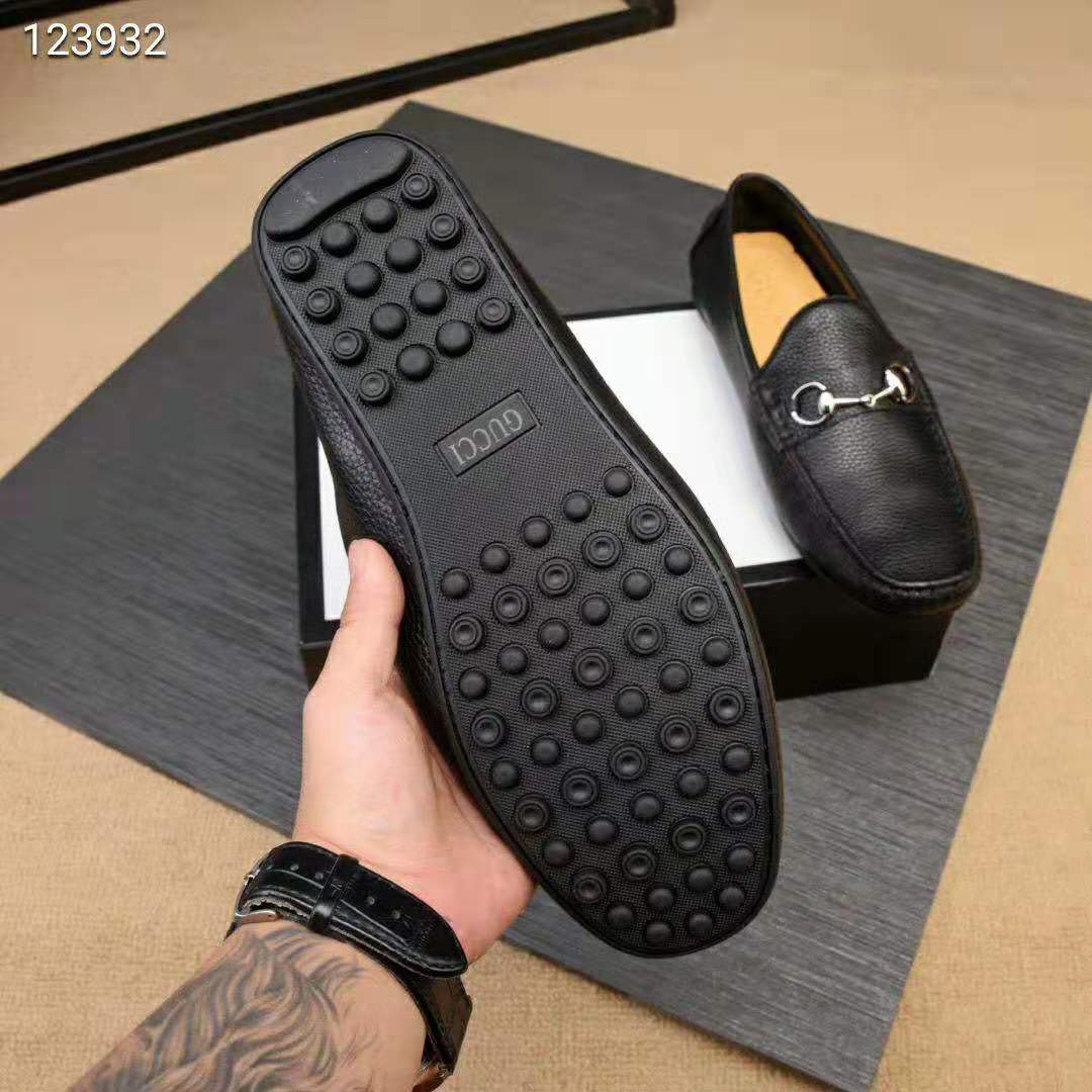 G*u*i men leather driver with horsebit-black