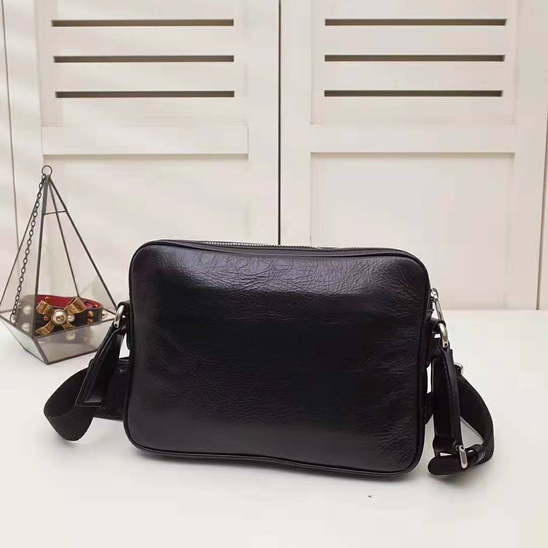 G*u*i gg men leather belt bag in black soft leather
