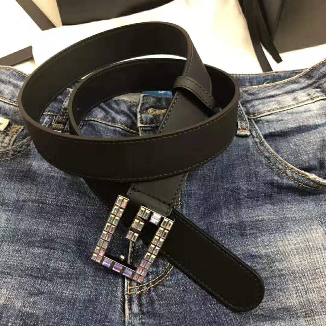 G*u*i unisex leather belt with square g buckle in 3.8cm width-black