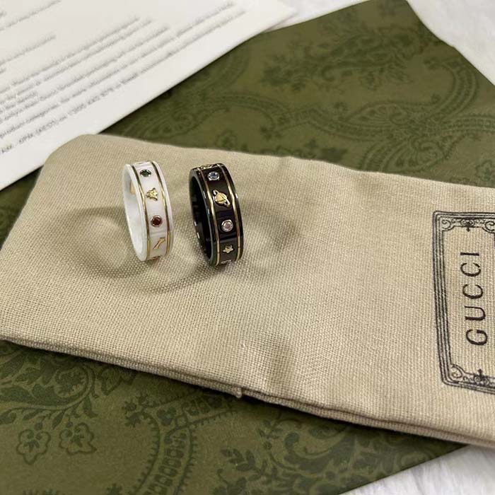 G*u*i unisex icon ring yellow gold interlocking g 18k yellow gold black synthetic corundum