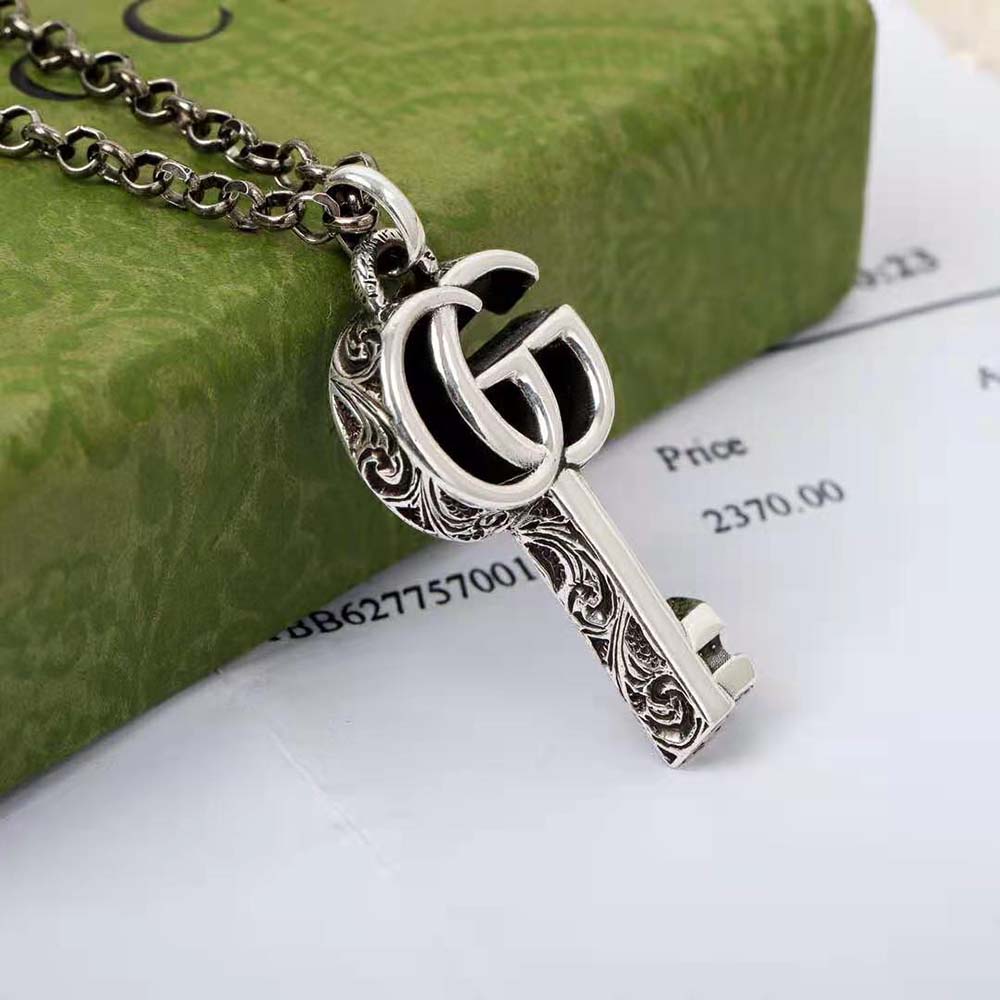 G*u*i women double g key necklace