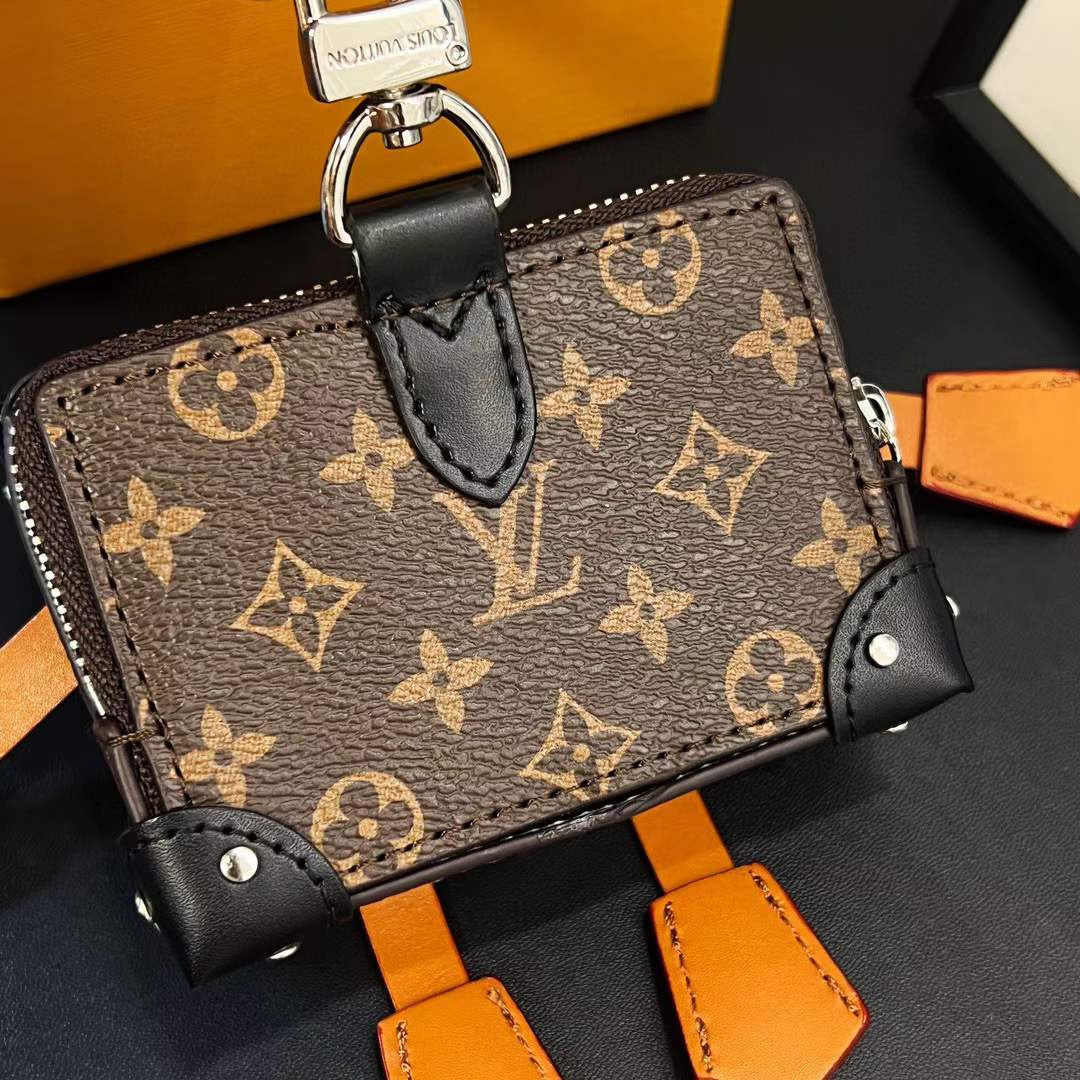Louis Vuitton LV Unisex Mister Trunk Key Holder And Bag Charm M01201