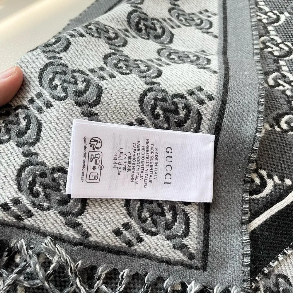 G*u*i unisex wool jacquard scarf with gg shadow-grey 7952764g2001362