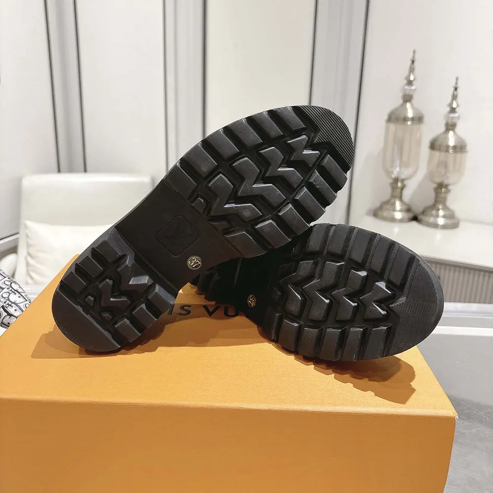Louis Vuitton LV Women District Flat Loafer-Brown 1AGXLN